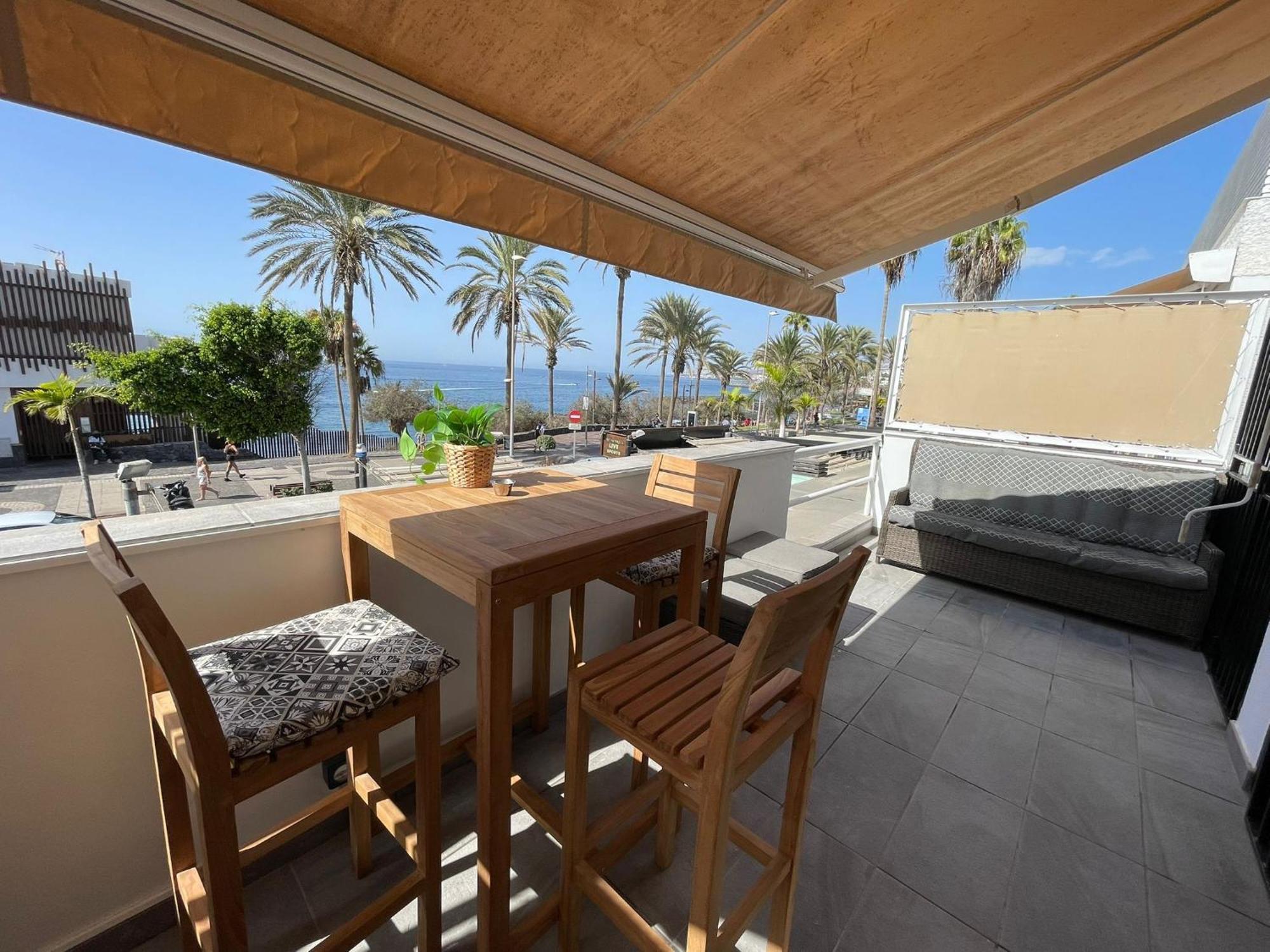 Front Of A Beach Aircon Las Americas Costa Adeje بلايا ذي لاس أميريكاس المظهر الخارجي الصورة