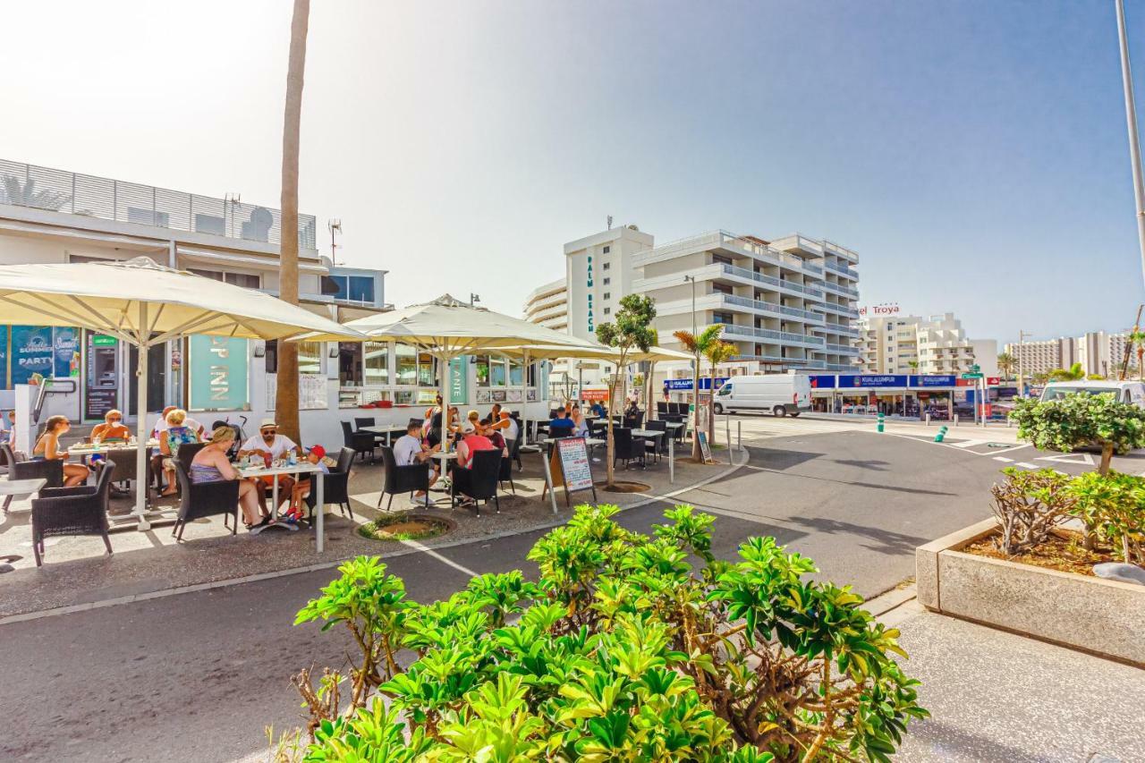 Front Of A Beach Aircon Las Americas Costa Adeje بلايا ذي لاس أميريكاس المظهر الخارجي الصورة
